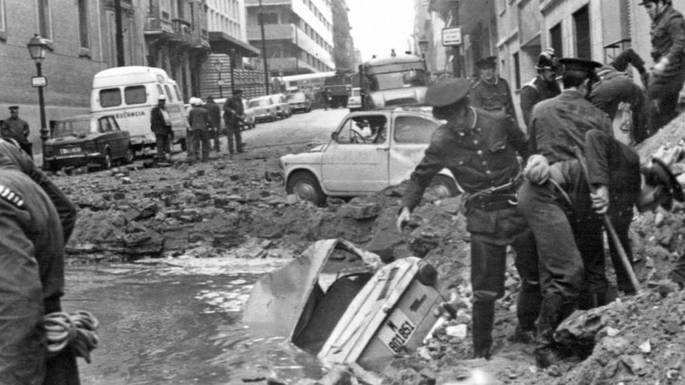 Aspecto da rua Claudio Coello, após a explosão que matou o ministro Carrero Blanco, em 1973