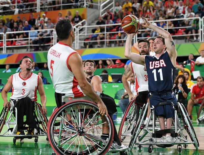 jogo de basquetebol nas paralimpíadas