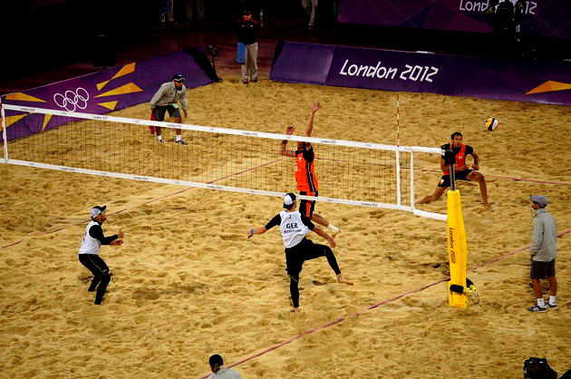 Fundo Meninas Jogando Vôlei Jogo De Salão Evento De Jogo De Mulher