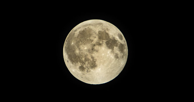 Lua: características, fases, eclipse, origem e mais