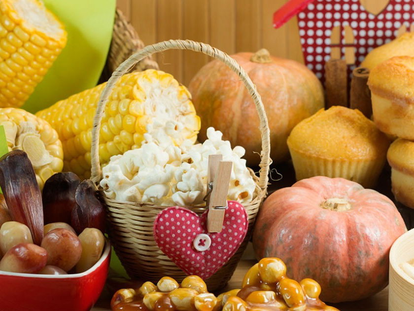 Comidas Salgadas e Doces para São João  Doces de festa junina, Docinho no  copinho, Comidas de festa junina