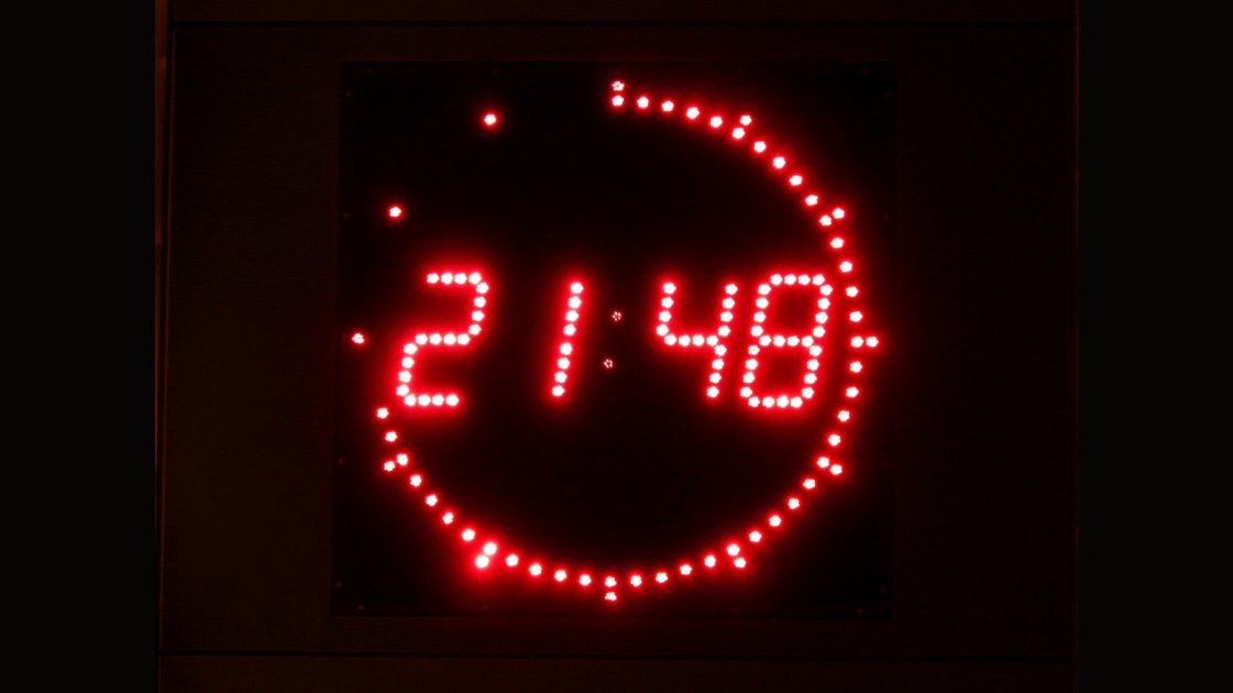 Se cada minuto tem 60 segundos, quantos segundos existem em 3 horas, 45  minutos e 13 segundos? 