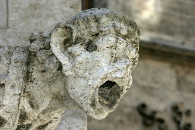 Corrosão em monumento histórico