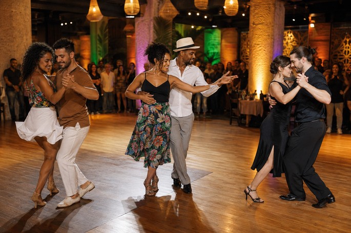 Dan&ccedil;a_2