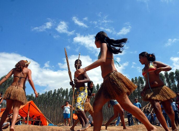 Dança_tupiniquim