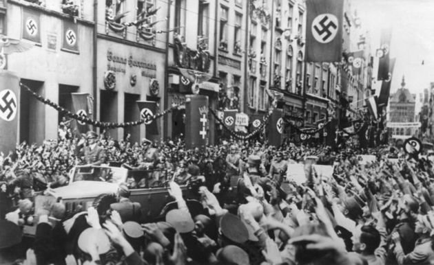 Hitler recepcionado na Polônia