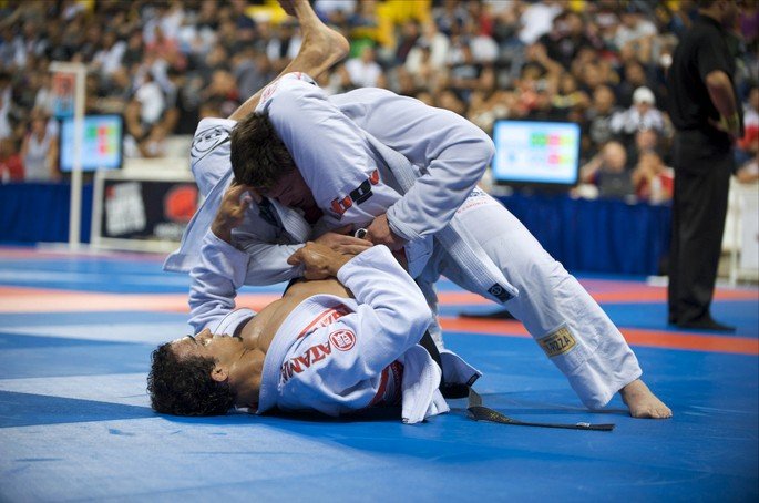 Luta entre os faixas pretas de Jiu-Jitsu, Gabriel Vella e Romulo Barral, no Mundial de Jiu-Jitsu de 2009