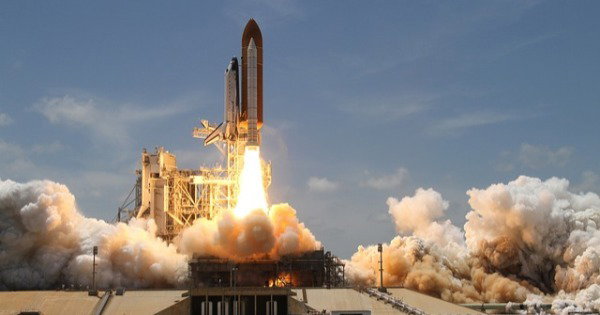 Lançamento Vertical: fórmulas, exemplos e exercícios