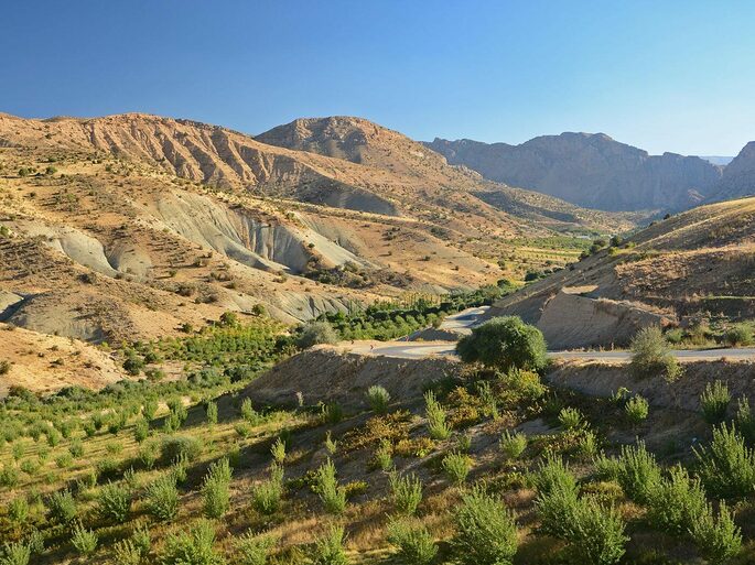 montanhas-zagros-no-centro-do-ira-perto-de-shiraz