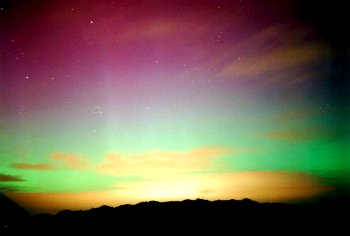 Aurora Boreal: veja como assistir o fenômeno das 'luzes no céu' em tempo  real - TecMundo