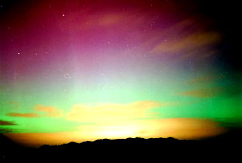 Aurora Boreal: veja como assistir o fenômeno das 'luzes no céu' em tempo  real - TecMundo