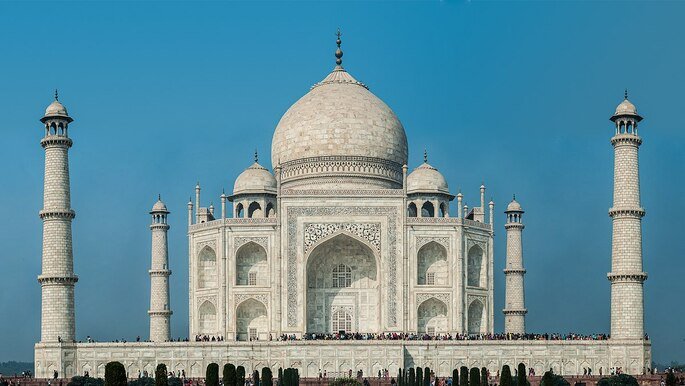 Foto do Taj Mahal em dia ensolarado