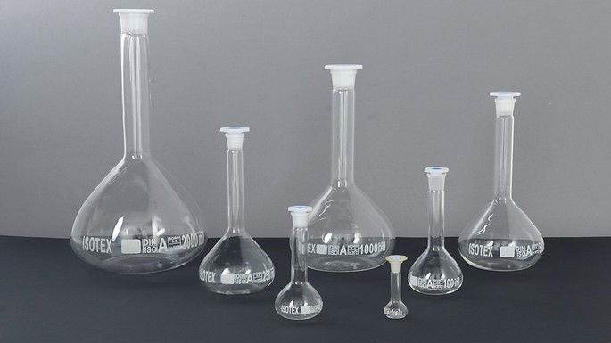 vidraria de laboratório balão volumétrico